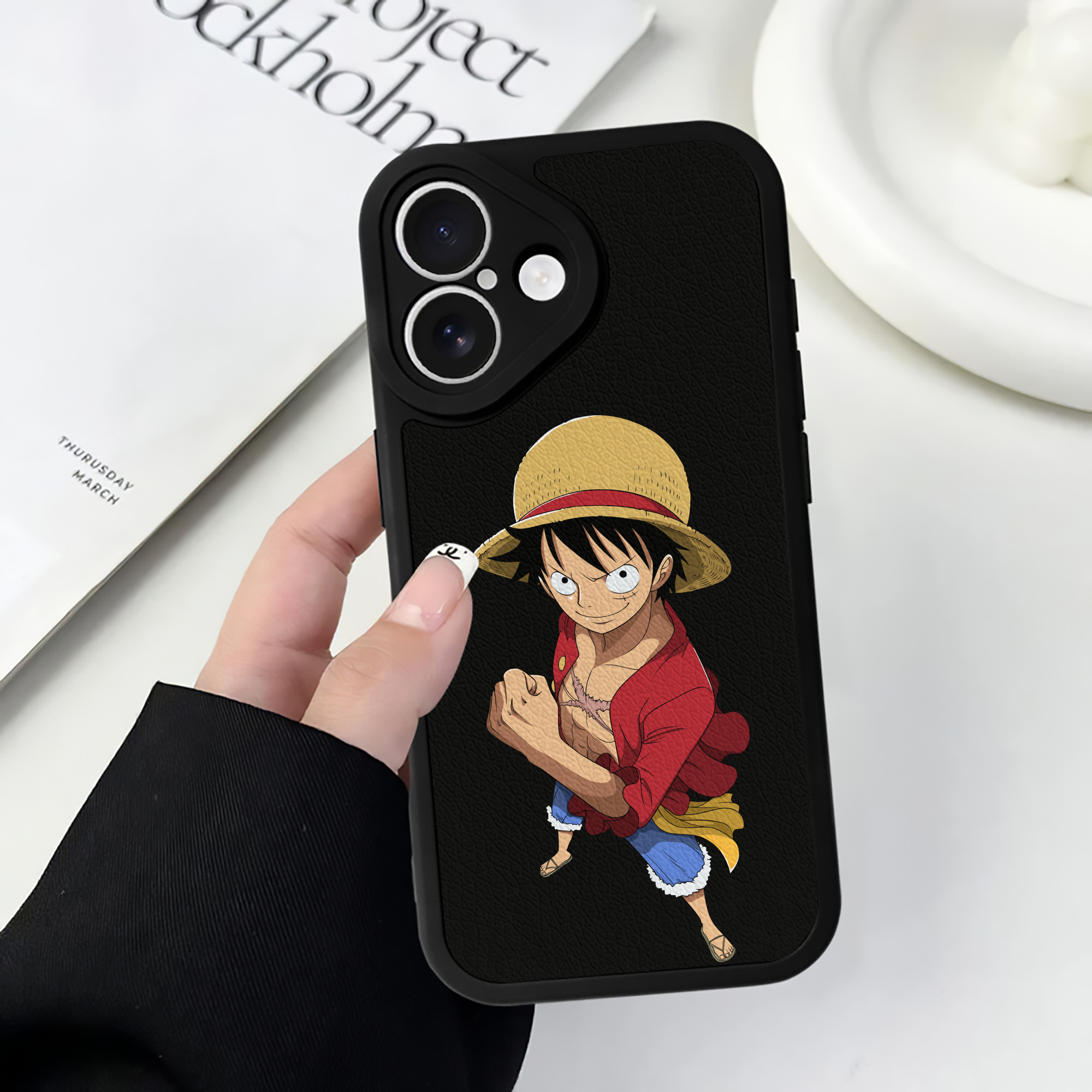 （画像用） ワンピース モンキー・D・ルフィ ONE PIECE Monkey D. Luffy 【iPhone 16シリーズ対応】シリコンスマホケース（レザー調） 材質：シリコン